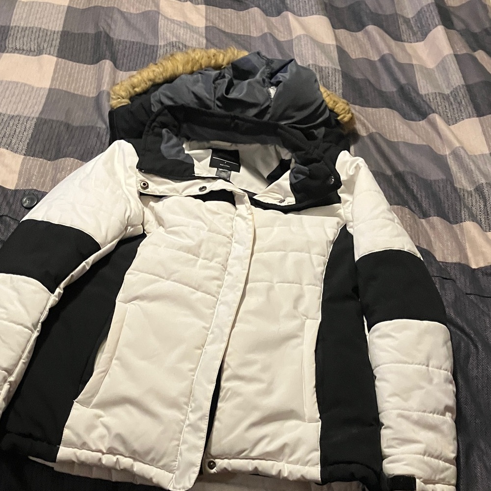 Women's White and Black Ski Jacket - Picture 7 of 7